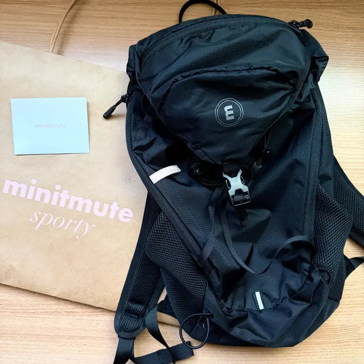 [BUNJANG] Minitmute Sporty Backpack Black / 미닛뮤트 스포티 백팩 블랙 (원가 147,000원)