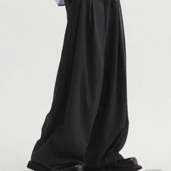 [BUNJANG] DNSR Multi-Pleats Wide Slacks Charcoal S / DNSR 멀티 플리츠 와이드 슬랙스 차콜 S