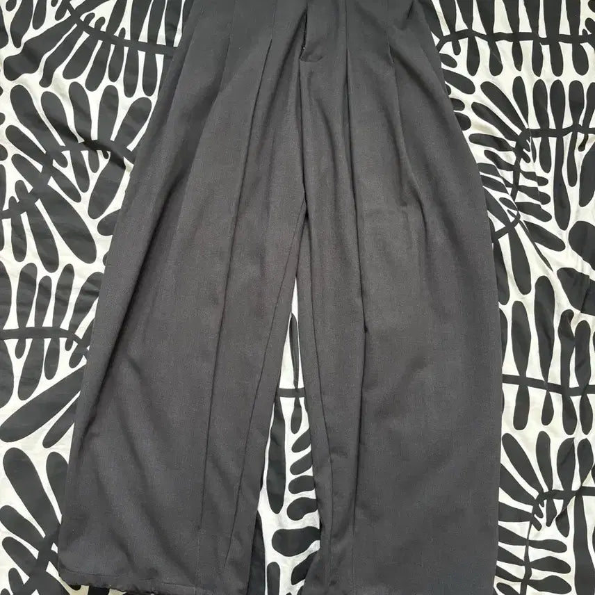 [BUNJANG] DNSR Multi-Pleats Wide Slacks Charcoal S / DNSR 멀티 플리츠 와이드 슬랙스 차콜 S