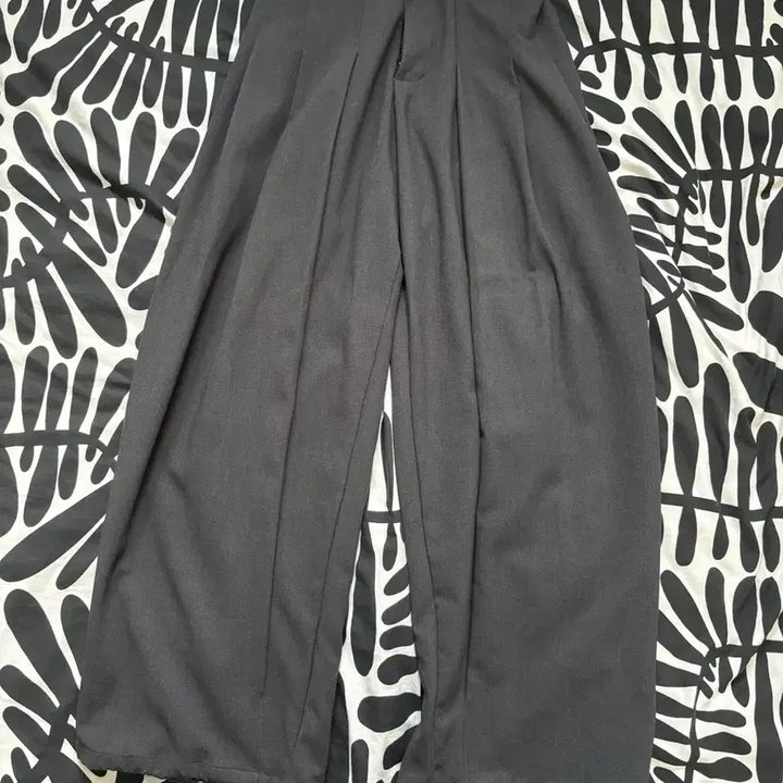 [BUNJANG] DNSR Multi-Pleats Wide Slacks Charcoal S / DNSR 멀티 플리츠 와이드 슬랙스 차콜 S