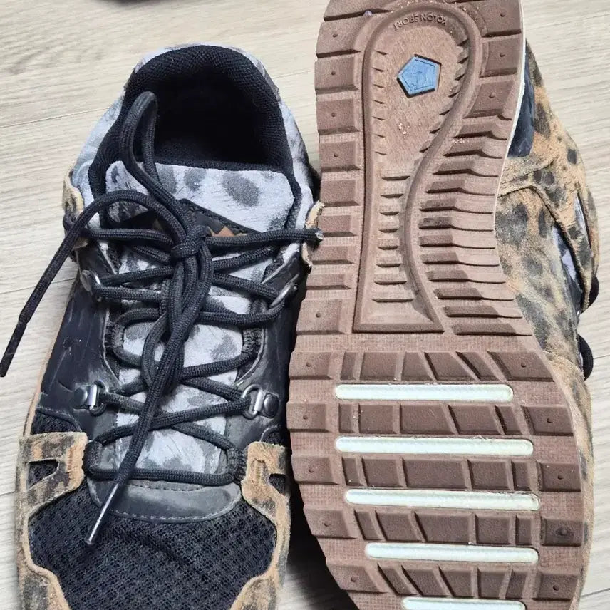 [BUNJANG] KOLON SPORT Leopard Pattern Trekking Shoes Size 245 / 코오롱스포츠 레오파드 패턴 트레킹화 245