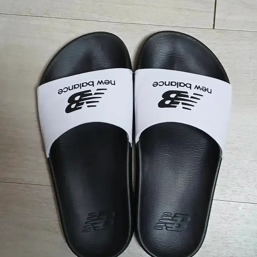 [BUNJANG] New Balance &amp; Puma Slippers / 뉴발란스,푸마슬리퍼