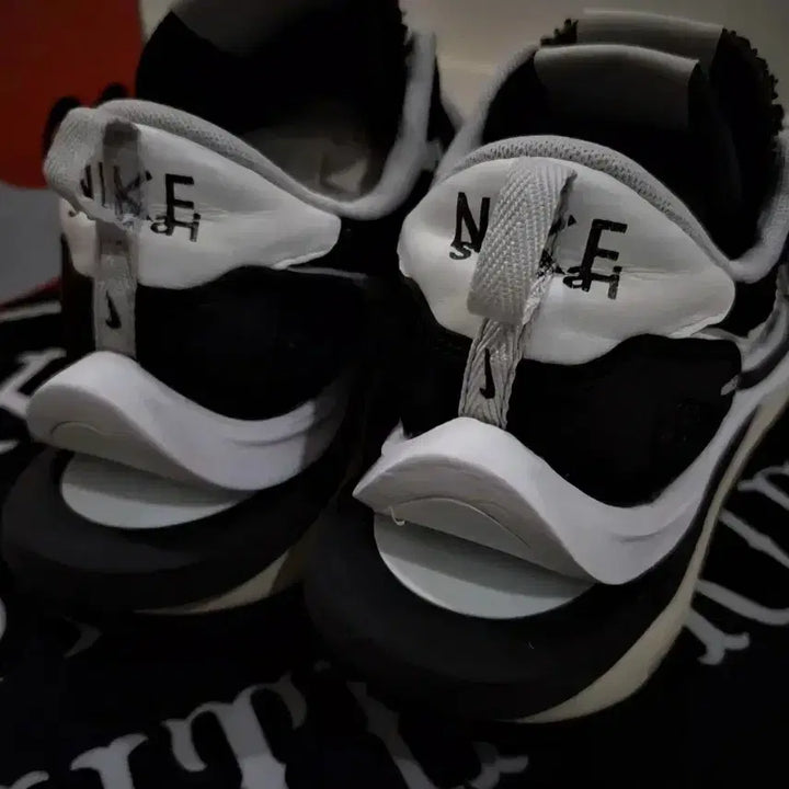 [BUNJANG] Nike Sacai Vaporwaffle Black White / 나이키 사카이 베이퍼와플 블랙화이트 275mm 판매합니다