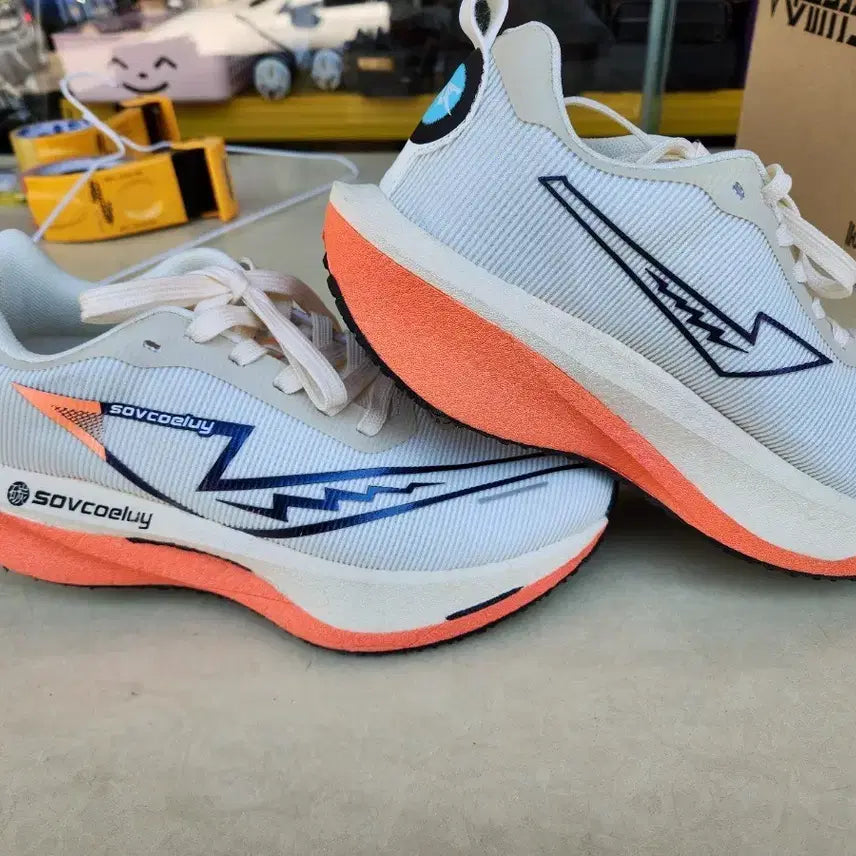 [BUNJANG] SOVCOELUY Running Shoes White Orange / SOVCOELUY 운동화 화이트 오렌지
