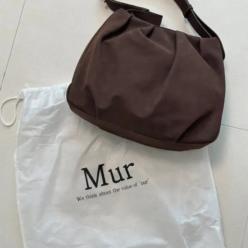 [BUNJANG] Mure Suede Hobo Bag Brown / 무르 스웨이드 호보백 브라운