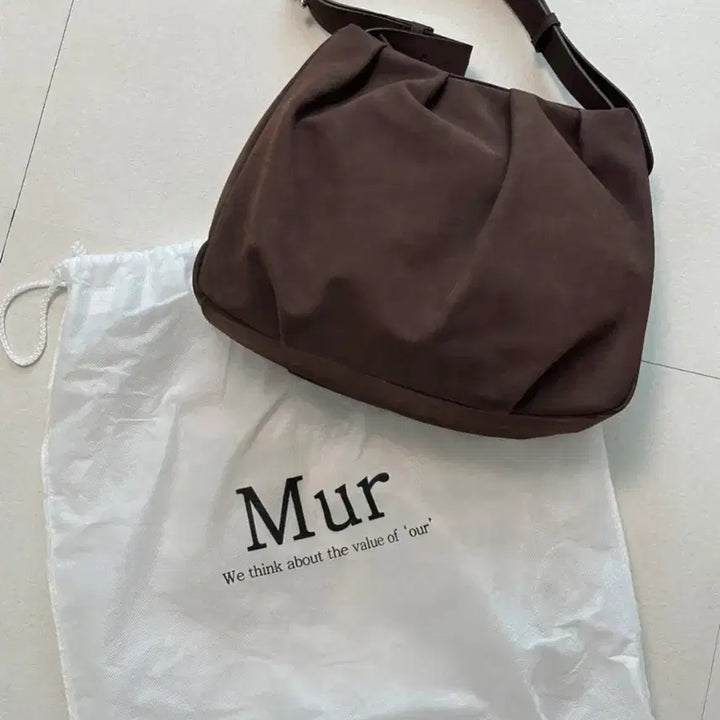 [BUNJANG] Mure Suede Hobo Bag Brown / 무르 스웨이드 호보백 브라운