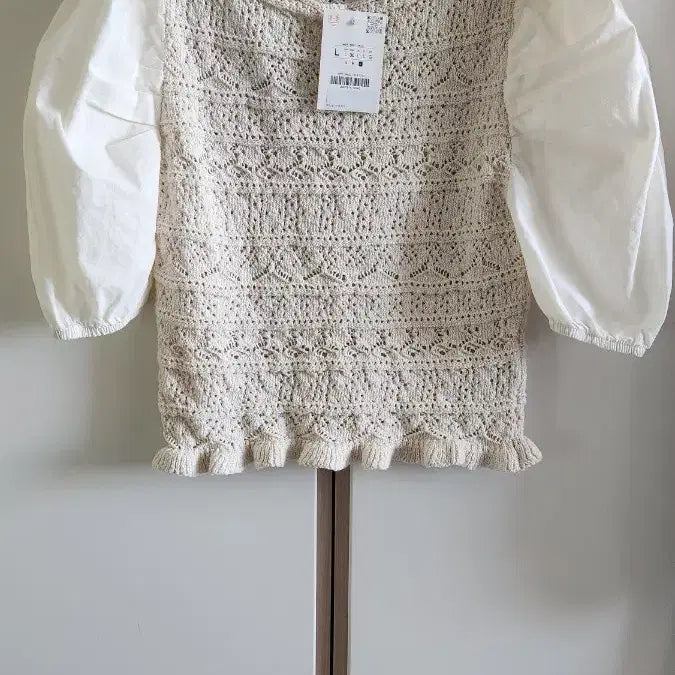 [BUNJANG] Zara Ivory Crochet Puff Sleeve Blouse / 2026자라  ZARA아이보리 크로셰 퍼프 블라우스