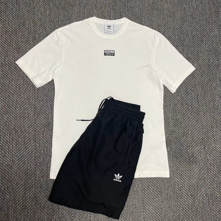 [BUNJANG] Adidas Woven Shorts + T-Shirt Set / L] 아디다스(adidas)우븐반바지+반팔티