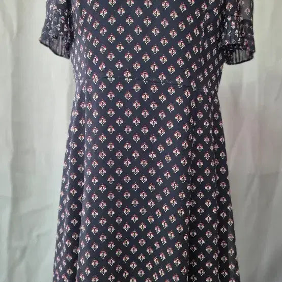 [BUNJANG] Olivia Lauren Pleated Collar Flower Pattern Short Sleeve Dress / 올리비안 로렌 플리츠 칼라 플라워 패턴 반팔 원피스