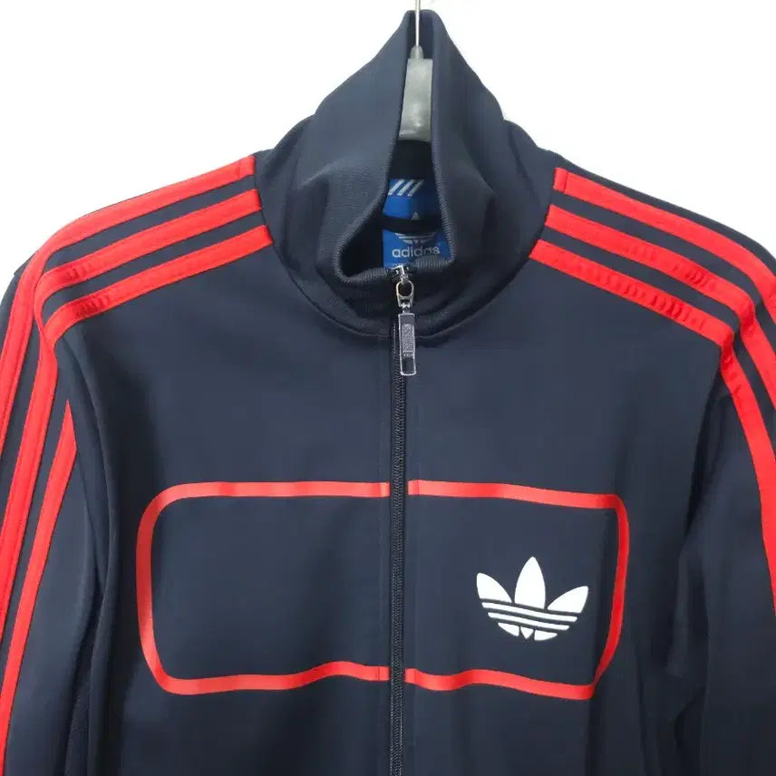 [BUNJANG] Adidas Navy Track Top with Red Three Stripes Accent - XL (110) / 아디다스 네이비 색상에 레드 삼선 포인트가 매력적인 트랙탑 110 XL