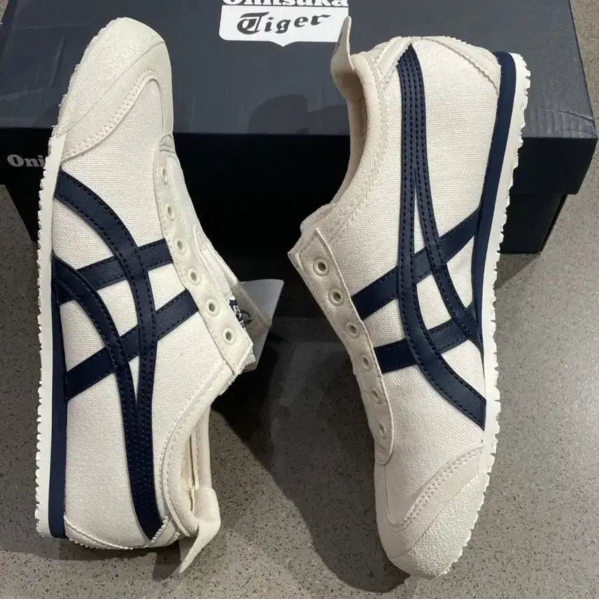 [BUNJANG] Onitsuka Tiger 1183A360-205 Running Shoes / [정품] 오니츠카타이거 1183A360-205 런닝화
