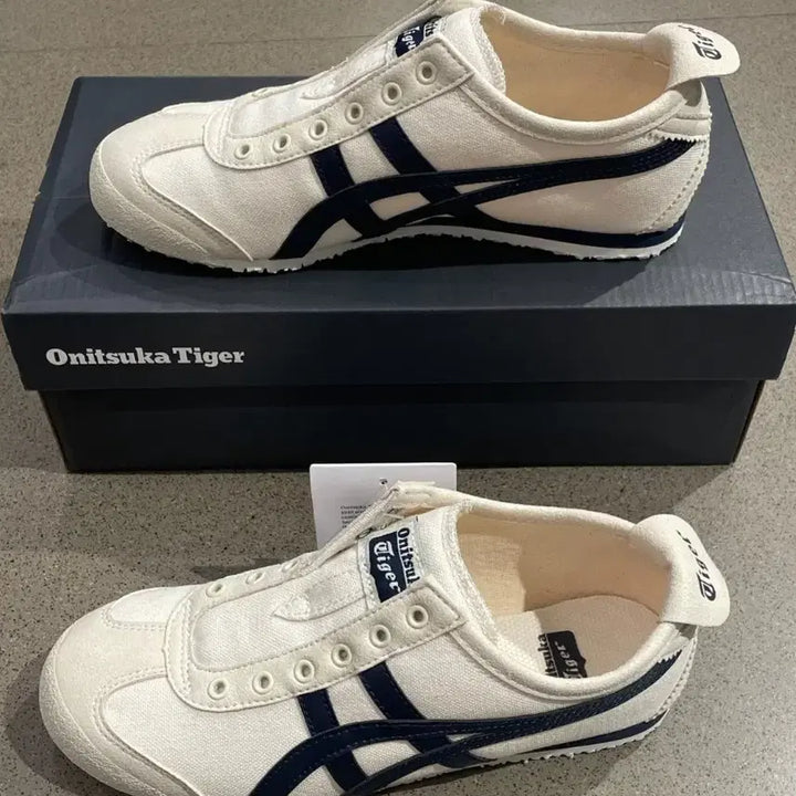 [BUNJANG] Onitsuka Tiger 1183A360-205 Running Shoes / [정품] 오니츠카타이거 1183A360-205 런닝화