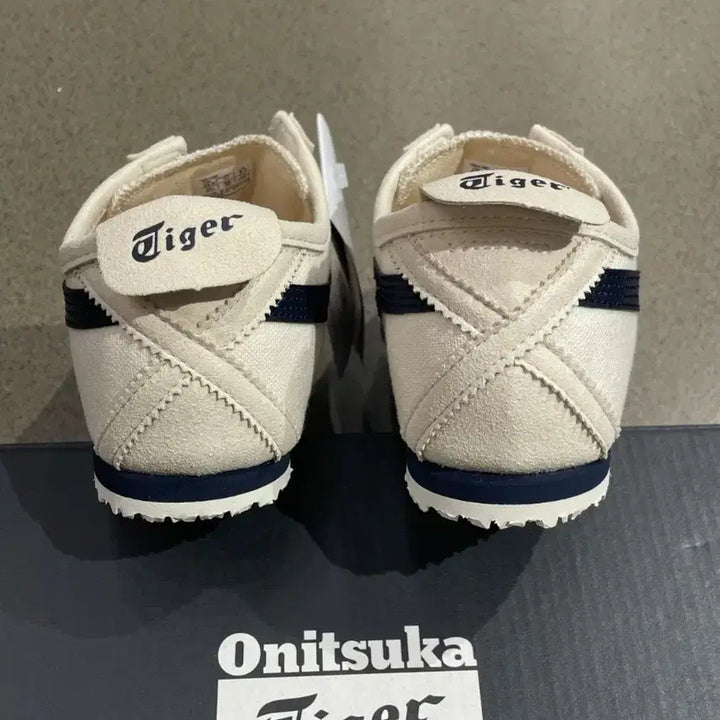 [BUNJANG] Onitsuka Tiger 1183A360-205 Running Shoes / [정품] 오니츠카타이거 1183A360-205 런닝화