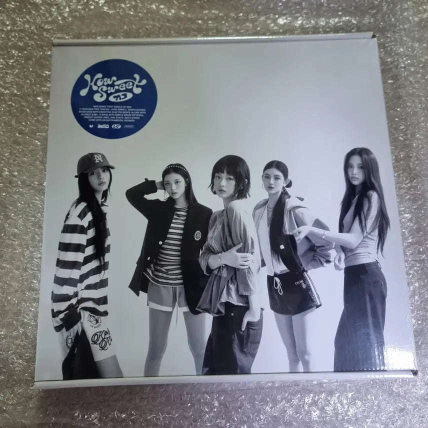 [BUNJANG] NewJeans House of Us Group Version Album (Sealed) / [미개봉] 뉴진스-하우스윗 단체버전 앨범 판매 (재고 1장)