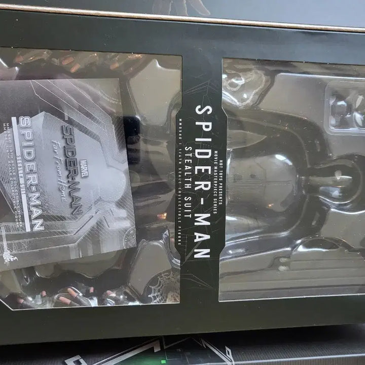 [BUNJANG] Hot Toys Spider-Man: Far From Home Stealth Suit &amp; Night Monkey 1/6 Scale Figure / 핫토이 스파이더맨 파프롬홈 스텔스 슈트 나이트몽키 피규어