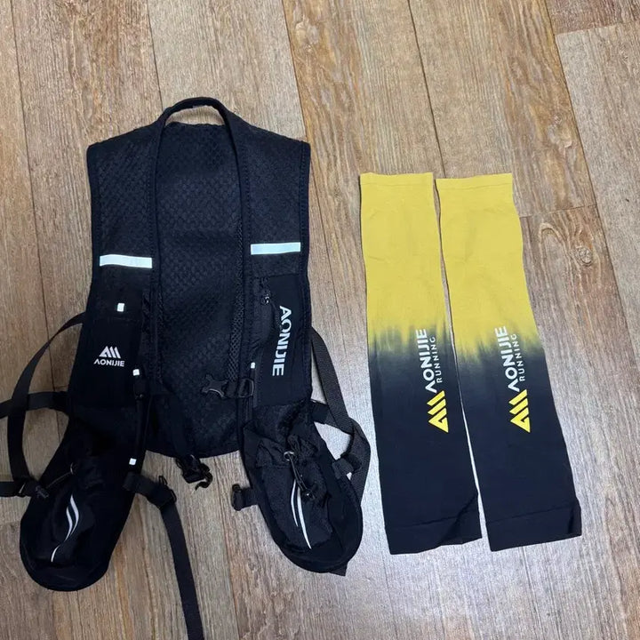 [BUNJANG] OnRunning 5.5L Trail Running Vest &amp; Arm Sleeves / 오니지 러닝조끼 팔토시 온러닝 호카 살로몬 베스트 트레일러닝 5.5L