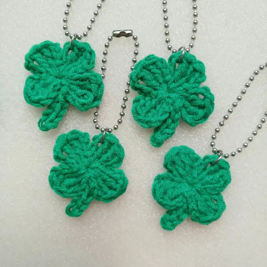 [BUNJANG] Handmade Knitted Four Leaf Clover Keychain / 뜨개 네잎클로버 키링