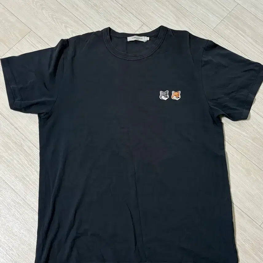 [BUNJANG] Maison Kitsuné Double Fox Head Embroidered T-Shirt (Anthracite, L) / 메종키츠네 더블 폭스 블랙 반팔 앤트러사이트