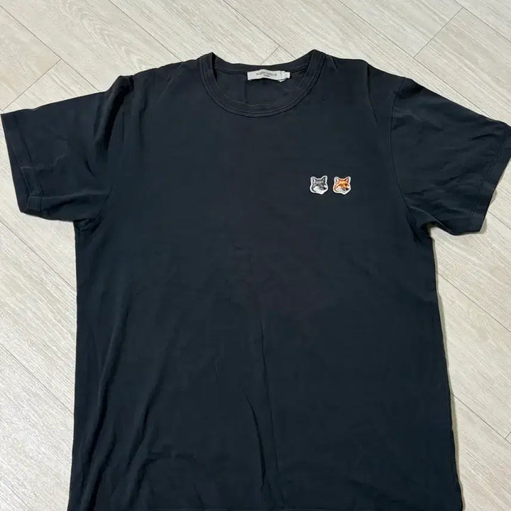 [BUNJANG] Maison Kitsuné Double Fox Head Embroidered T-Shirt (Anthracite, L) / 메종키츠네 더블 폭스 블랙 반팔 앤트러사이트