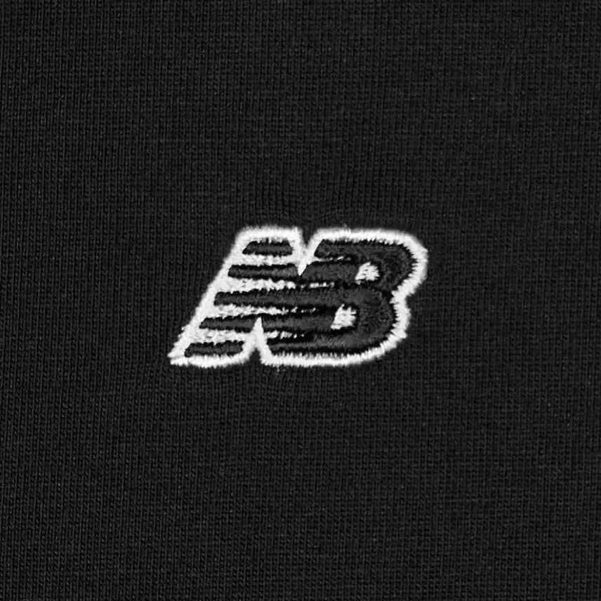 [BUNJANG] New Balance Essential Small Logo T-Shirt (Standard Fit) / 뉴발란스 남여공용 에센설 스몰로고 반팔티 (STANDARD FIT) NB
