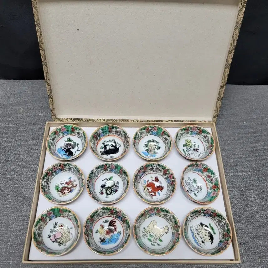 [BUNJANG] Twelve Zodiac Animals Baktae Sojan Porcelain Set / 12간지 박태 소잔 도자기