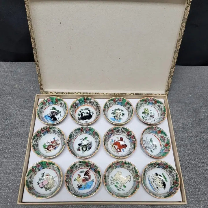 [BUNJANG] Twelve Zodiac Animals Baktae Sojan Porcelain Set / 12간지 박태 소잔 도자기