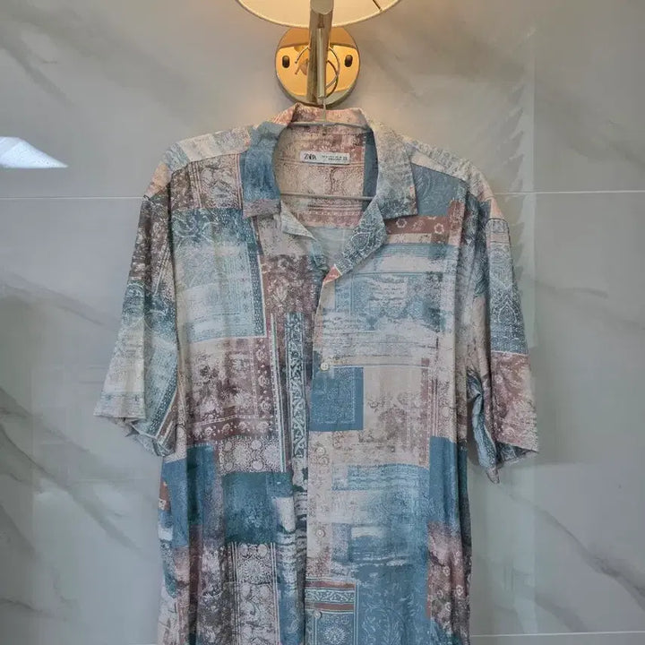 [BUNJANG] ZARA Abstract Print Short Sleeve Shirt / 자라 ZARA 추상 프린트 반팔 셔츠