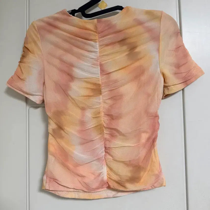 [BUNJANG] H&amp;M Tie-Dye Shirring Short-Sleeve T-Shirt / H&amp;M 타이다이 셔링 반팔 티셔츠