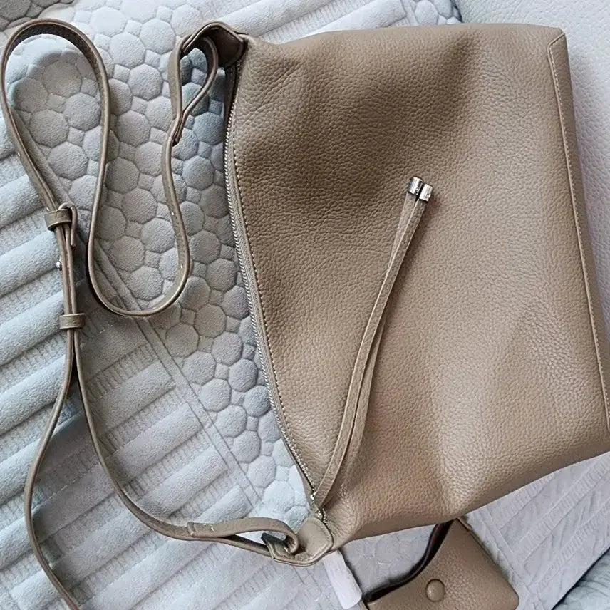[BUNJANG] BoBoSang Large Capacity Hobo Shoulder Cross Bag / 새상품) 보부상 숄더백 크로스백 여행가방 대용량 호보백