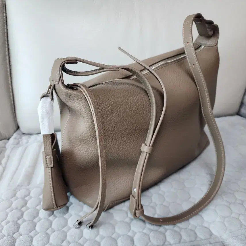 [BUNJANG] BoBoSang Large Capacity Hobo Shoulder Cross Bag / 새상품) 보부상 숄더백 크로스백 여행가방 대용량 호보백