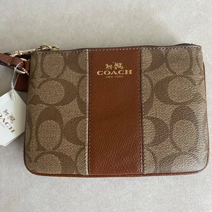 [BUNJANG] Coach Signature Wristlet Clutch Wallet / 코치 시그니처 리스트렛 클러치 지갑