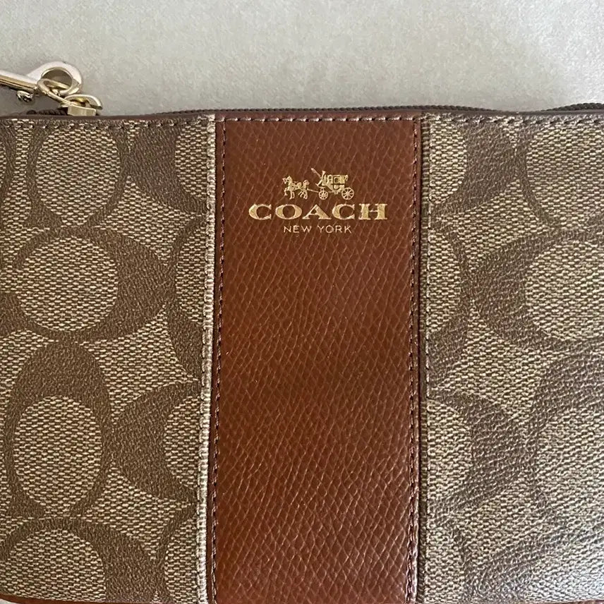 [BUNJANG] Coach Signature Wristlet Clutch Wallet / 코치 시그니처 리스트렛 클러치 지갑