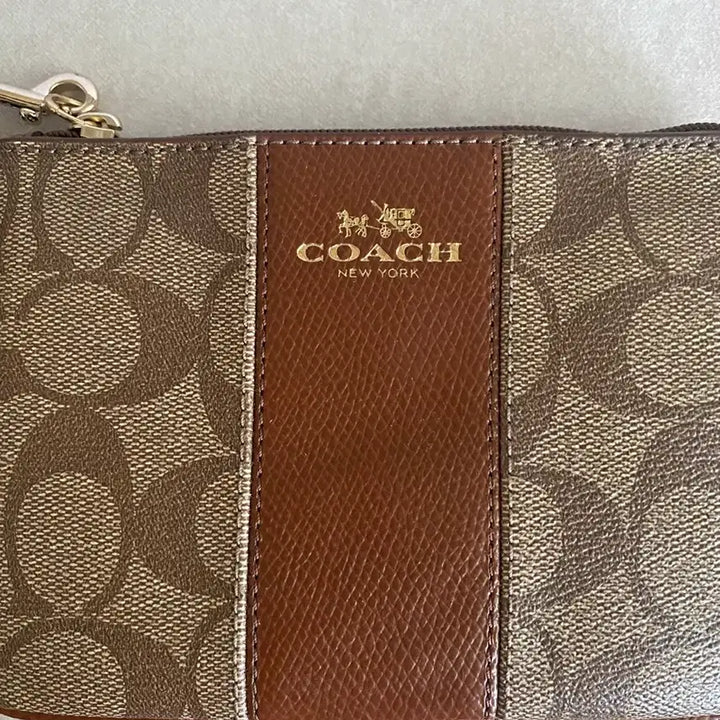 [BUNJANG] Coach Signature Wristlet Clutch Wallet / 코치 시그니처 리스트렛 클러치 지갑