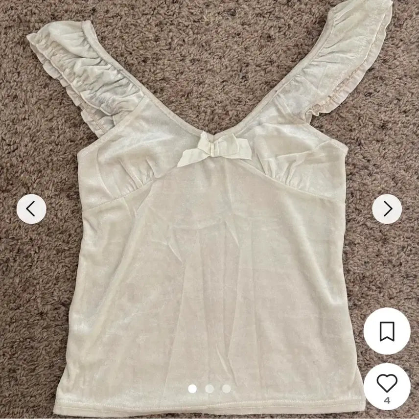 [BUNJANG] Liz Lisa Ivory Frill Velvet Sleeveless Top / 리즈리사 liz lisa 히메갸루 트랄라라 아이보리 프릴 벨벳 민소매 탑