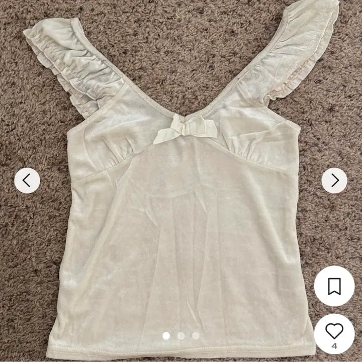 [BUNJANG] Liz Lisa Ivory Frill Velvet Sleeveless Top / 리즈리사 liz lisa 히메갸루 트랄라라 아이보리 프릴 벨벳 민소매 탑