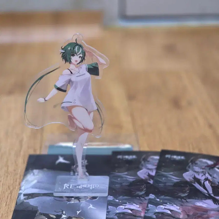[BUNJANG] Rememento Glass Acrylic Character Stand / 리메멘토 유리 아크릴 캐릭터 스탠드 굿즈
