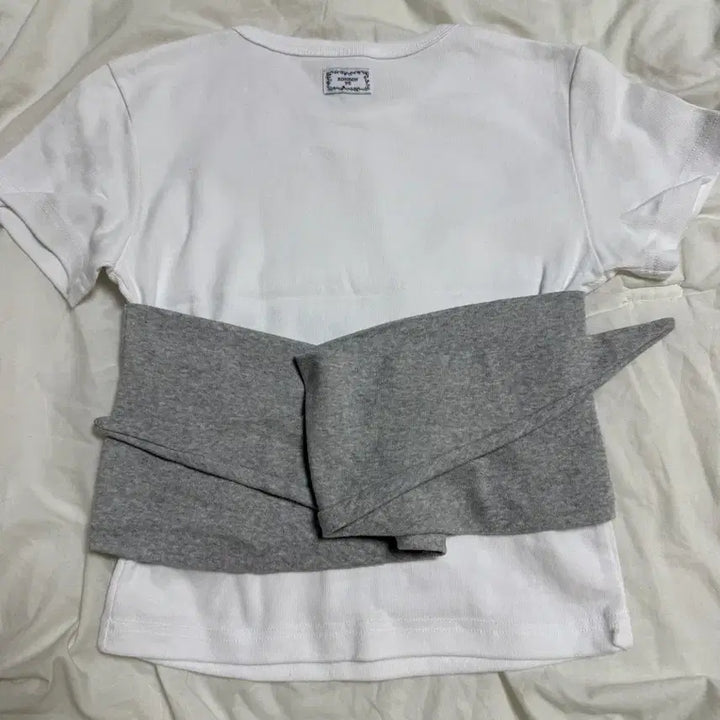 [BUNJANG] Ronron Bustier Two-Way Sleeve T-shirt White-Gray / 론론 뷔스티에 투웨이 슬리브 티셔츠 화이트그레이
