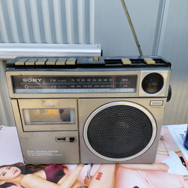 [BUNJANG] Sony Cassette Radio Vintage Japanese / 일본/SONY 골동품 카시버 ,근대사 3일간세일