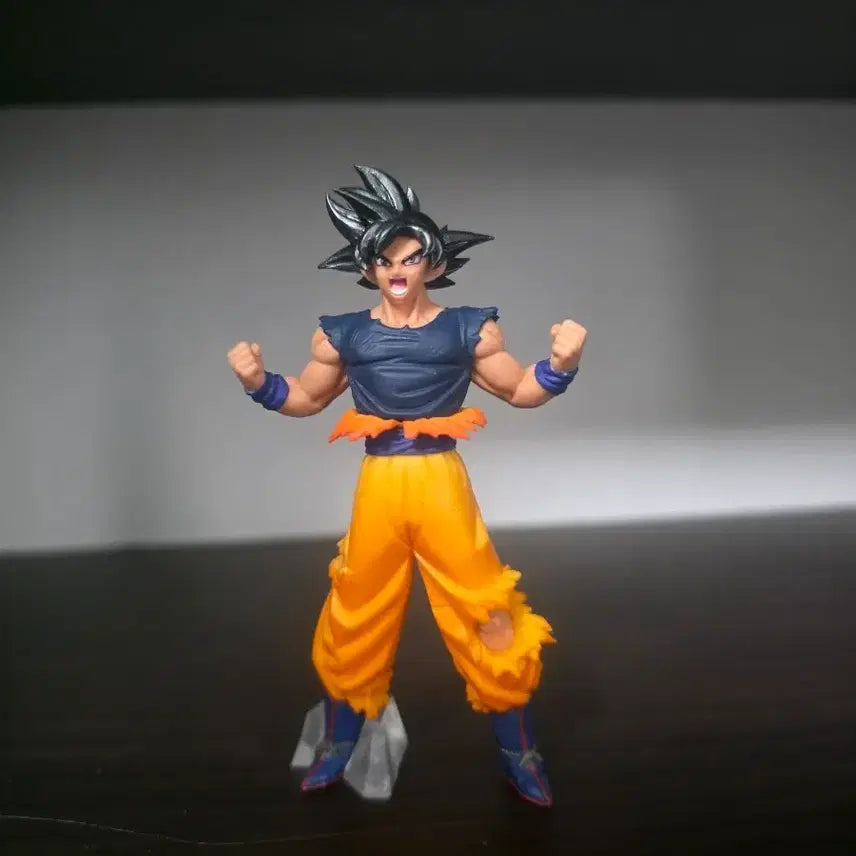 [BUNJANG] Bandai Dragon Ball Son Goku Mastered Ultra Instinct Figure / 반다이 드래곤볼 손오공 hg 피규어 (무의식의 극의 징조)