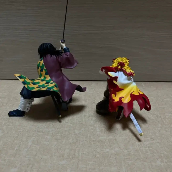 [BUNJANG] Demon Slayer Giyu &amp; Rengoku Figure Bundle (No Boxes) / 귀칼 피규어 일괄(기유,렌고쿠 박스X)