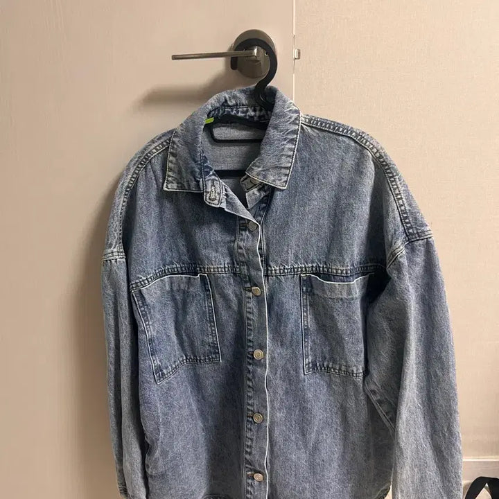 [BUNJANG] Light Wash Denim Shirt Jacket - Size F / 데님 연청 셔츠 자켓 F