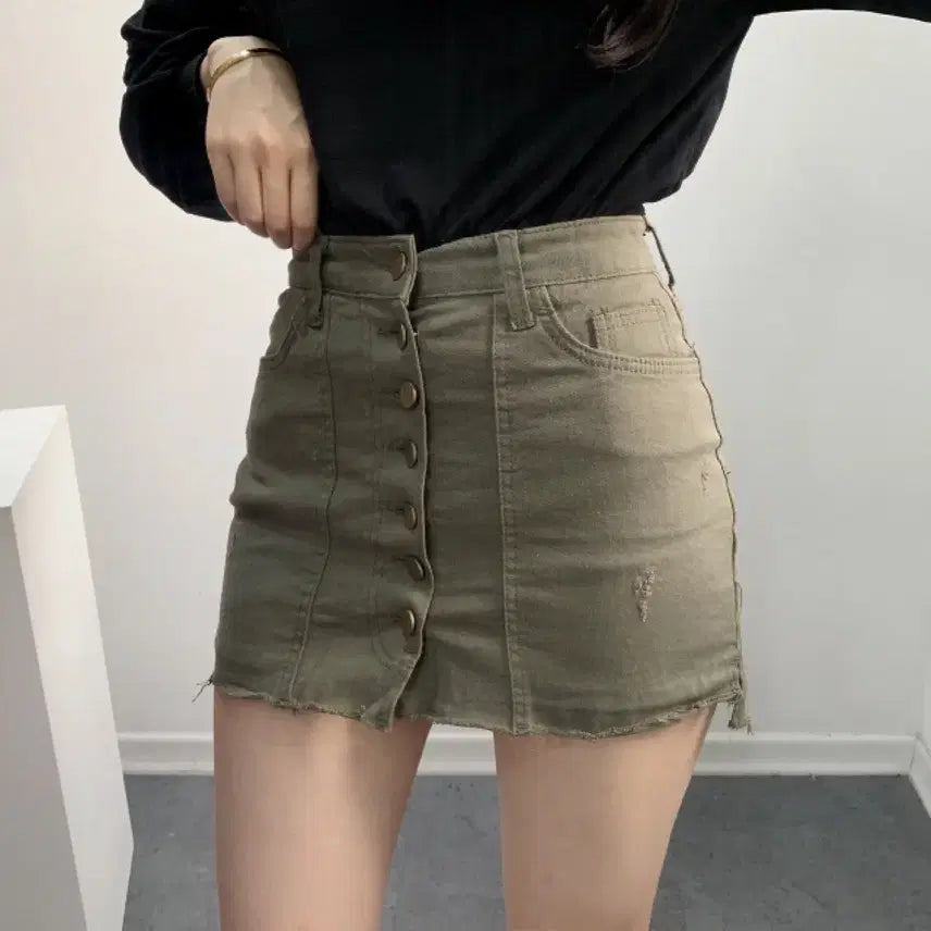 [BUNJANG] Cotton Candy Store Khaki Button Mini Skirt / 코튼캔디스토어 카키 버튼 미니스커트 새상품