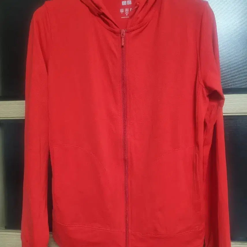 [BUNJANG] Uniqlo Red Thin Hooded Zip-Up M / 유니클로 빨간색 얇은 후드 집업 M