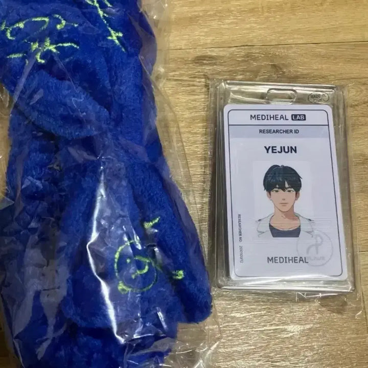 [BUNJANG] PLAVE Medihair Researcher ID &amp; Headband Bundle Set / 플레이브 메디힐 연구원증 헤어밴드 일괄