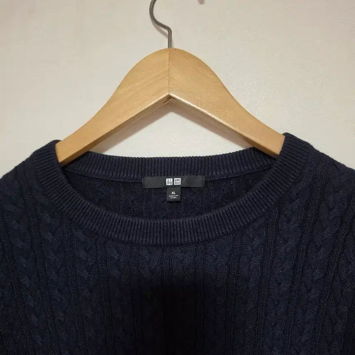 [BUNJANG] Uniqlo Navy Cable Knit Sweater XL / 유니클로 네이비 꽈배기 니트