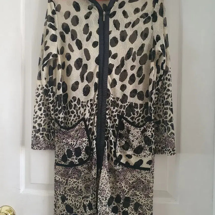 [BUNJANG] Montemilano Leopard Print Hooded Zip-Up Cardigan M / 몬테밀라노 레오파드 후드 집업 가디건 M