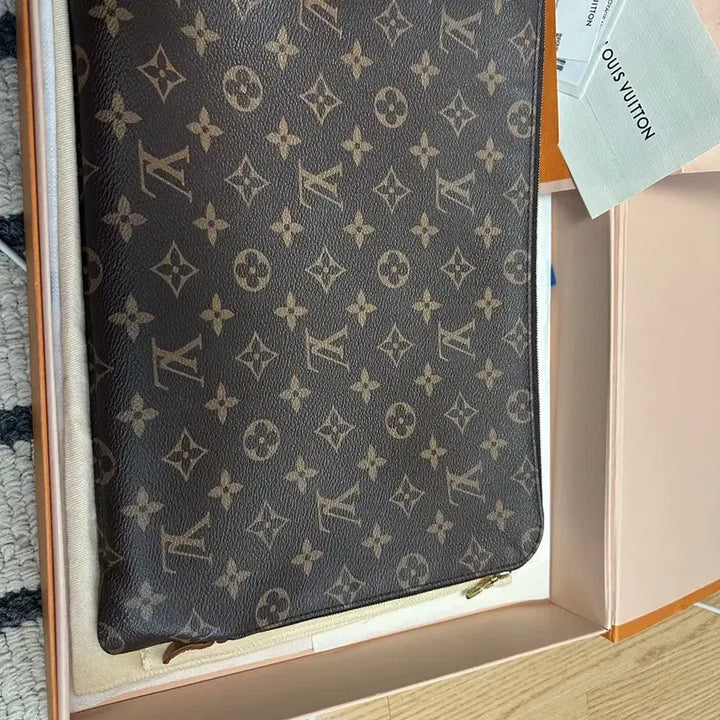 [BUNJANG] Louis Vuitton Monogram Pouch M64123 / 루이비통 모노그램 파우치 M64123