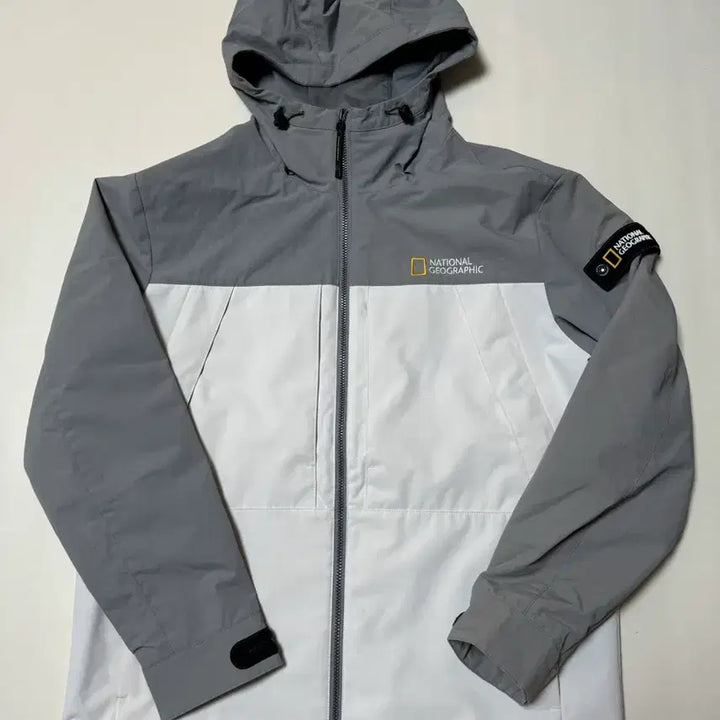 [BUNJANG] National Geographic Augustine 2L Waterproof Windbreaker M (Fits 95-100) / (신품급,판매22)내셔널지오그래픽 오거스틴 2L방수 바람막이95-100