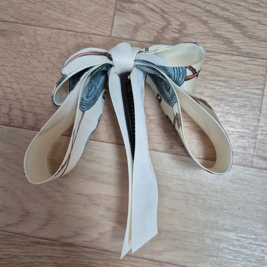 [BUNJANG] High-End Tweed Banana Clip Hairpin / (새상품) 성수동 편집숍 4만원대 구매 - 고급 트위드 바나나핀/집게핀
