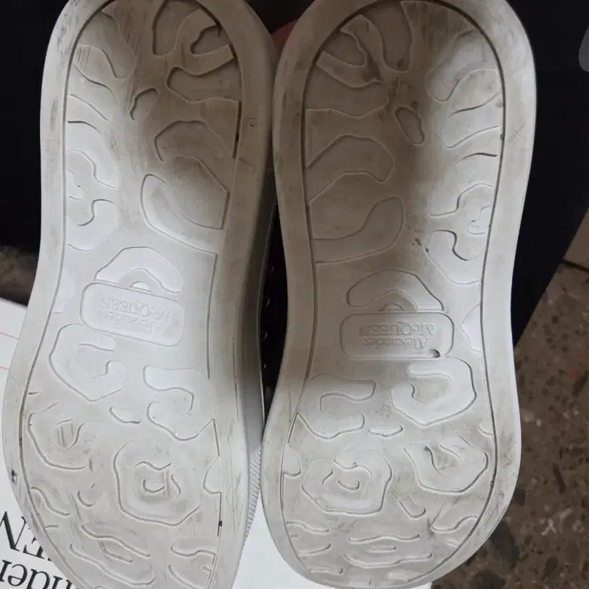 [BUNJANG] Alexander McQueen Sneakers White/Black Size 40 / 알렉산더맥퀸 플림솔 스니커즈 40